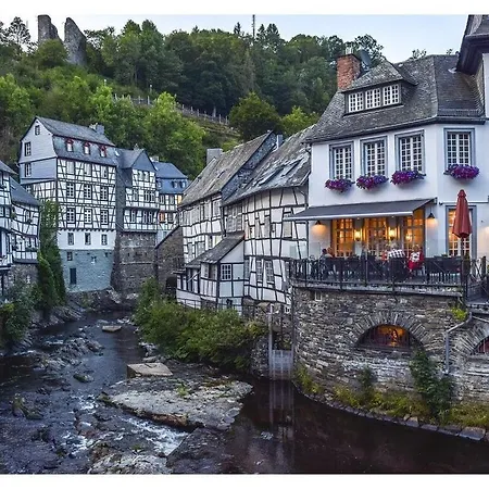 Muskan Modern Retreat Üxheim